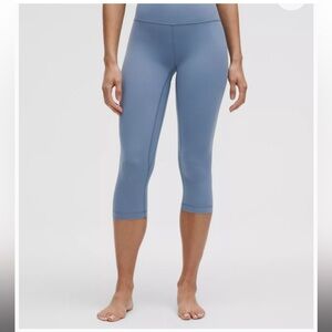 Lululemon Align Leggings 21 “ crop solid blue size 6 women’s cropped